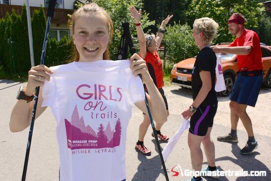 GirlsOnTrailSlideshow-5